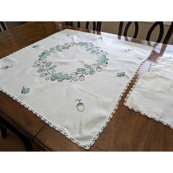 Vintage Linen Hand Embroidered Crocheted edge square tablecloth & napkins 33x34" - Picture 10 of 11